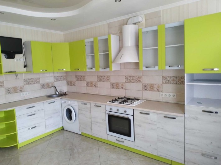 1 кімнатна м.Чорноморськ, новий район, середній поверх - фото 1