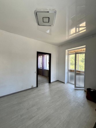 Продам квартиру в центрі Коростеня - фото 1