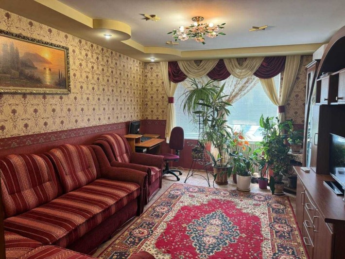 ПРОДАЖА 3-х комнатной квартиры БЕЛЯЕВА, 111 (м-н "Лазурный") - фото 1