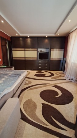 Продам 1 кім.чешку з меблями та технікою в центрі міста - фото 1