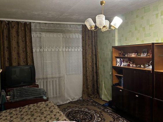 Продам 2 х комн квартиру Лозова