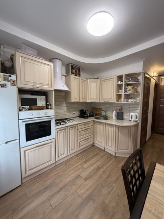 Продається 2 кімнатна квартира з євроремонтом в р-н Пентагон - фото 1