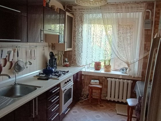 4 - х кімнатна квартира в центрі Ніжин