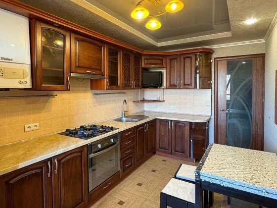 3-кімнатна квартира з ремонтом на 5-му мікрорайоні Нововолинськ