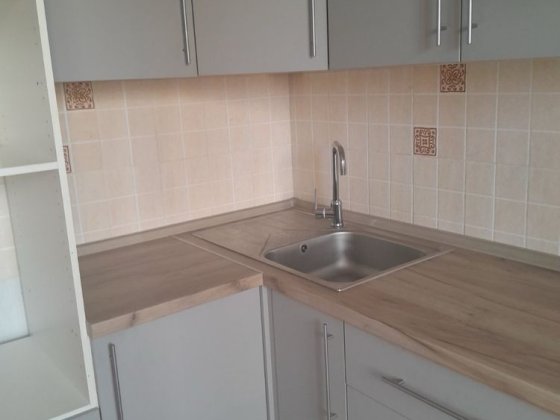 Продам 2 кімнатну квартиру м-р  Сосновий ! Обухів