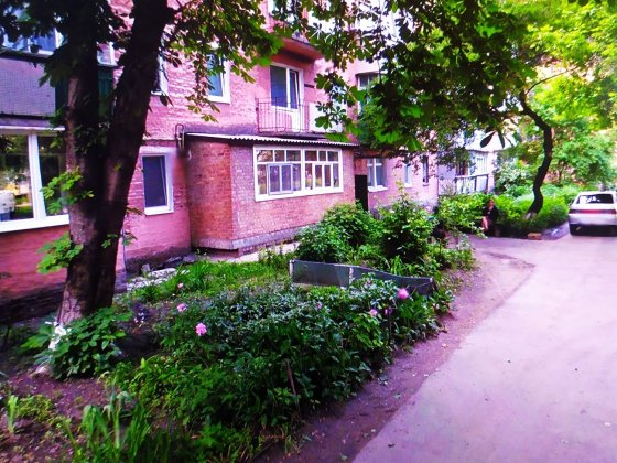 Затишна квартира з добудованим балконом в центрі Прилуки