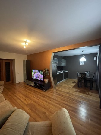 Продам 3-кімнатну квартиру - фото 1
