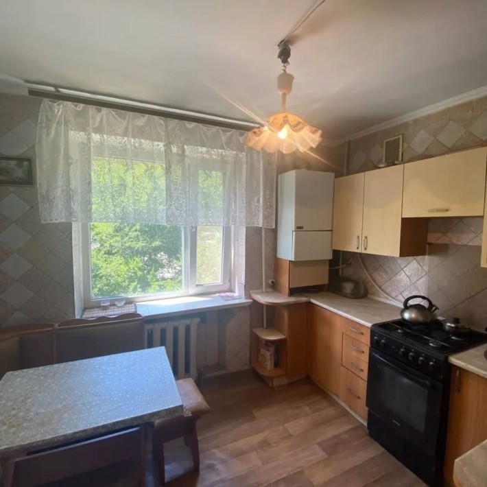 3-кімнатна квартира з індивідуальним опаленням - фото 1