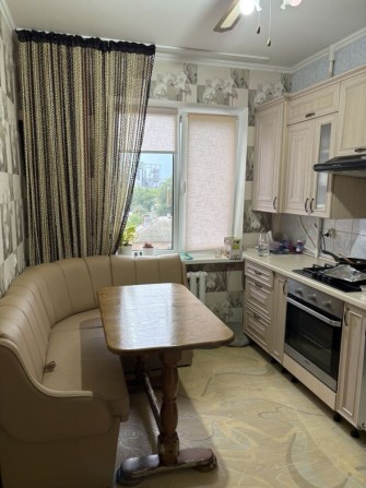 Продаж трикімнатної квартири - фото 1