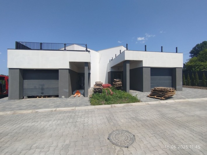 Дворівневі таунхауси 160м² + подарунок 55м² (підвал). Гараж. - фото 1