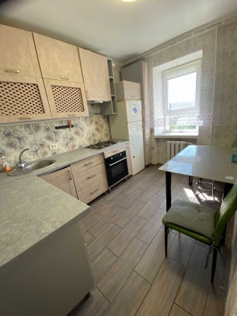 Продаж просторої 3-к квартири  на Виставці ID: 35198 - фото 1