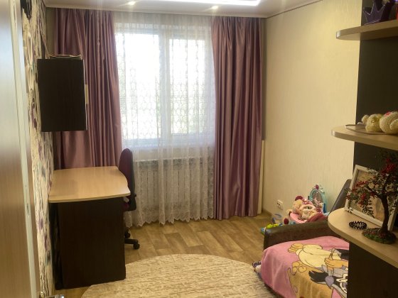 Продам двокімнатну квартиру в центрі Чугуєва Чугуев