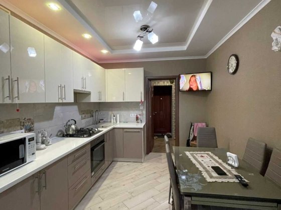 Продам однокімнатну квартиру в новобудові Шептицький