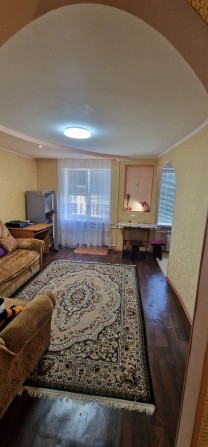 Продам свою трьох кімнатну квартиру - фото 1