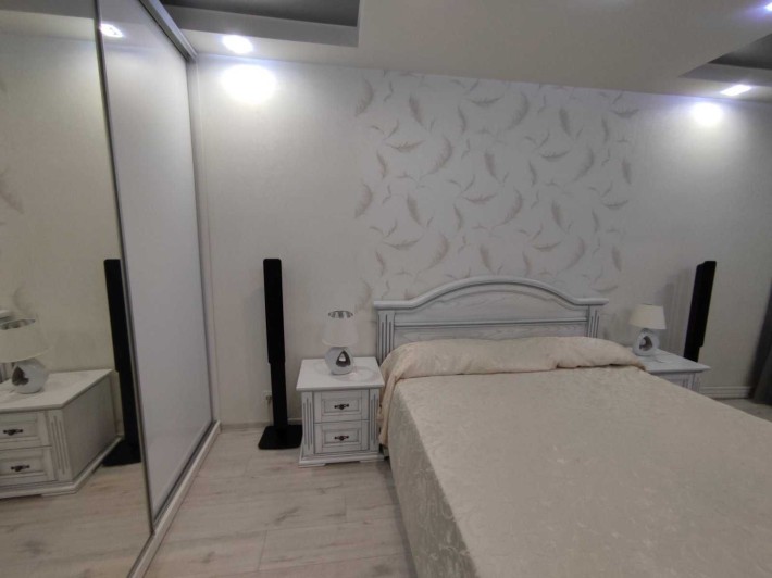 Продам 3 к квартиру в центре Чугуева - фото 1