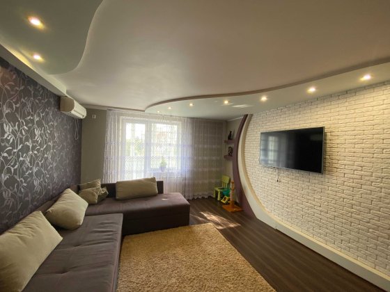 Продам 4 к.кв в Чугуеве Чугуев