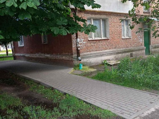 1-кім.квартира, Свободи 51 центр міста, гарне розташування під офіс Шостка