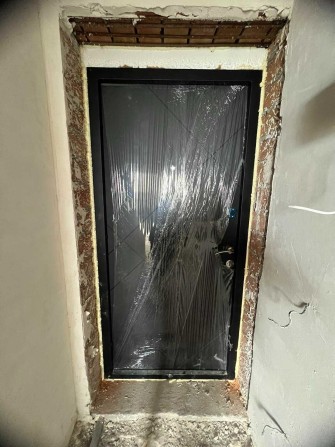 Велика 1к на Виставці, можна перепланувати в двокімнатну, переуступка - фото 1