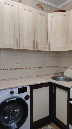Продаж 2к квартири 42 кв. м на вул. Зарічанська - фото 1