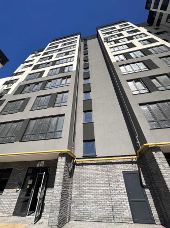 Будинок комфорт класу, зданий, квартира не кутова та двостороння 32405 - фото 1