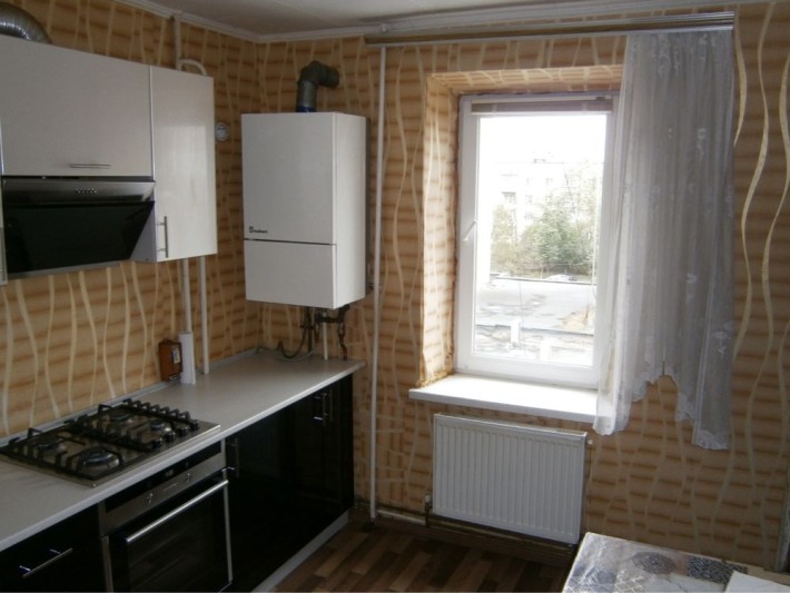 Продаж 3-кімнатної квартири на Замості з косметичним ремонтом - фото 1