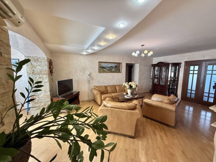 Продам квартиру 155м2 на Старому Місті - фото 1