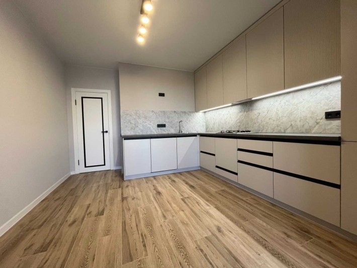 Продається 2 кімнатна квартира в районів Виставки 36475 - фото 1