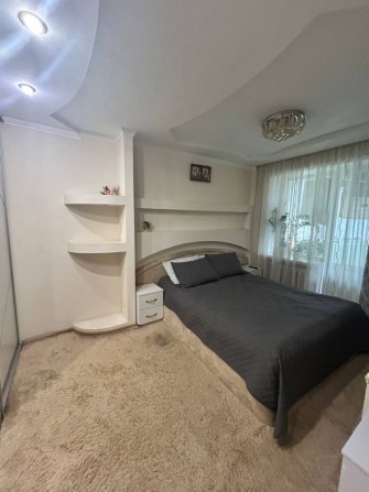 Квартира в хорошому районі 2 кімнати + кухня студія - фото 1