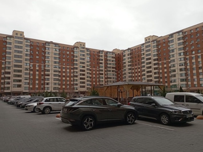 Продам квартиру Слрбожанское  в ЖК Брама,под отделку - фото 1
