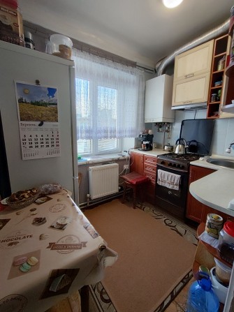 Продаж 2 кім кв в Новогуйвинську з АО - фото 1