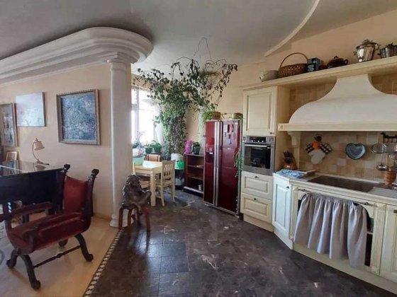 Продаж 3к квартири на Печерську вул. Старонаводницька,6б. Київ