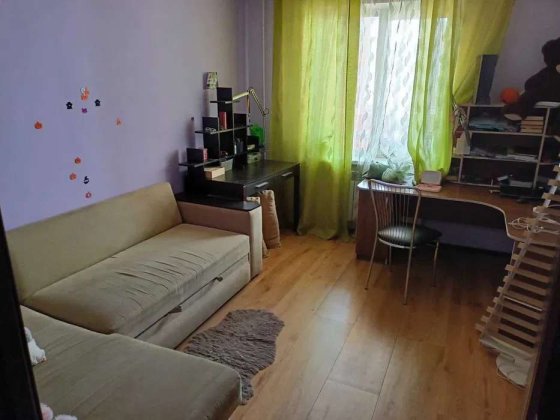 Продається світла та тепла 2-кімнатна квартира  район Позняки, вул. Урловская 3А Київ