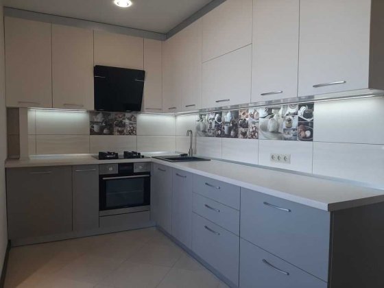 Продам видову двокімнатну квартиру з ремонтом у с.Н. Петрівці Ватутіна Нові Петрівці