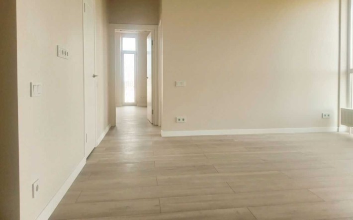 Продаж квартири в новобудові з новим ремонтом , Одеське шосе, Теремки - фото 1
