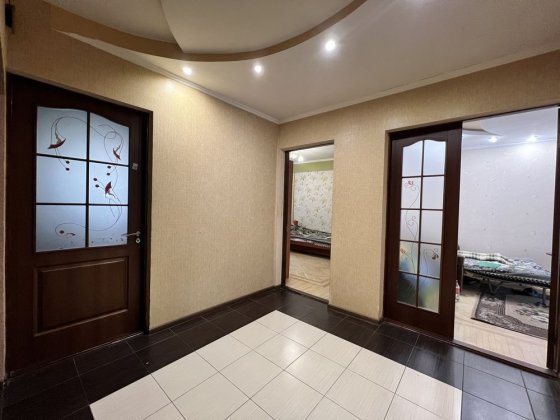 Продам 4-кімн.квартиру 77,4м2 у центрі Баришівки Барышевка