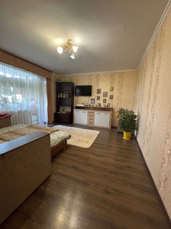 Велика 3к кварира з ремонтом в Немішаєві - фото 1