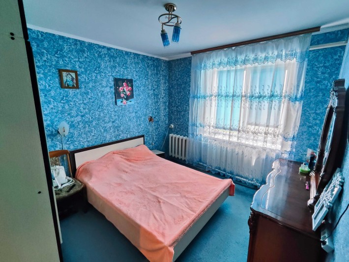 3-кімнатна квартира 70 м² з ремонтом в центрі с. Дмитрівка - фото 1