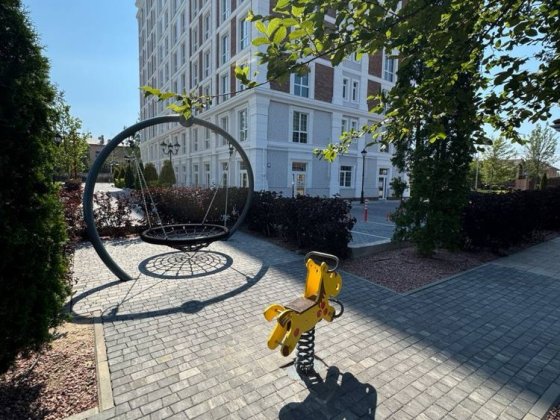 Однокімнатна простора квартира з ремонтом в ЖК «Оксфорд» Чайки