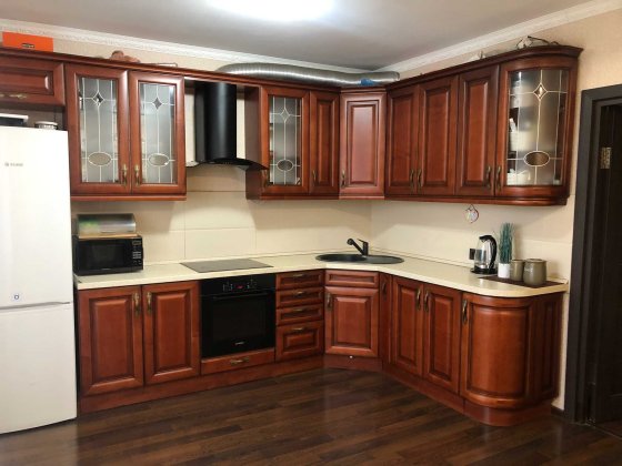 Продам 2 комн разд с хорошим рем и мебелью ЖК Чайка Лобановского Чайки