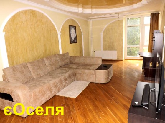 Продам 3-ком с. Чайки ул. В. Лобановского ЖК Чайка общ. 120 м2, этаж 1 Чайки