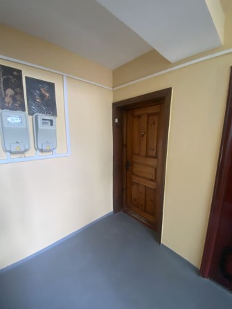 Продається двокімнатна квартира у центрі селища Камʼянець. - фото 1