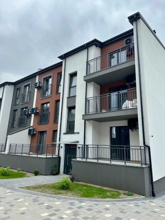 Продаж 2 кімнатна Винники 11 секція 2 поверх - фото 1