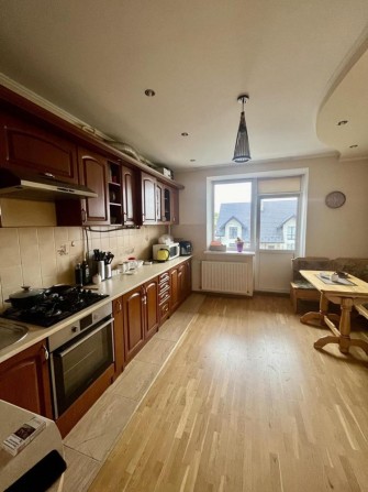 Продаж 3 кімн квартири в Пустомитах - фото 1