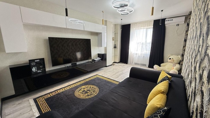 Продам 2-ком квартиру с ремонтом в ЖК Радужный (3-115-812) - фото 1