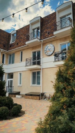 Терміново! 52,8м2 у зданому клубному будинку! - фото 1
