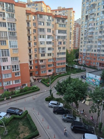 Продам 1 комнатную 42 м.кв. ЖК Радужный. Отличная планировка! - фото 1