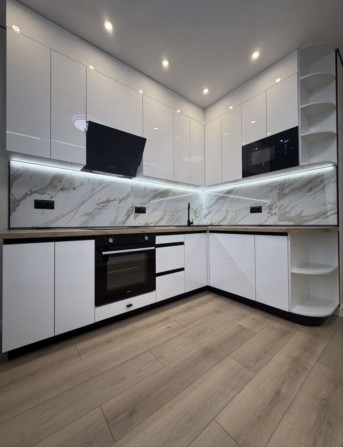 Продажа 2-х комнтаной квартиры в 53 Жемчужине с ремонтом - фото 1