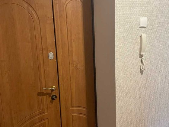 Двокімнатна квартира в центрі Комишуваха