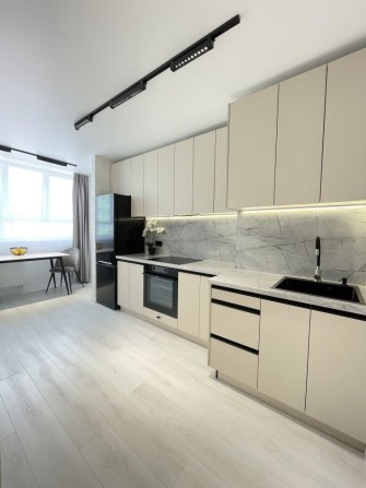 Продам однокімнатну квартиру в центрі м.Бровари, вул.Симоненко107 - фото 1