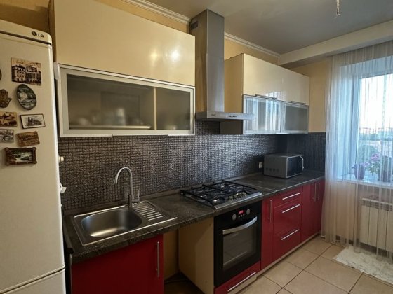 Продаж добротної квартири 77 м з ремонтом на Героів Упа без % Бровары